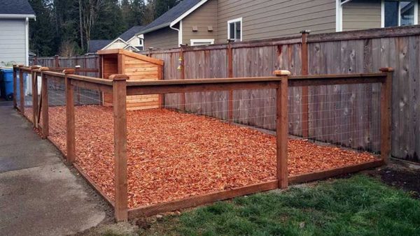 Picket fence outlet dog run