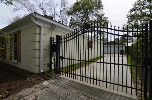 Edwardsville Illinois professional gate installer